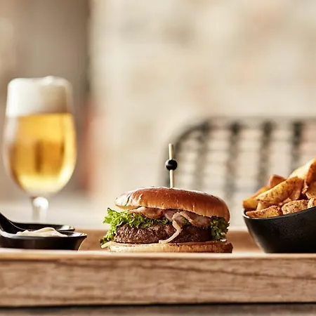 アルミーラ　ゲスト　ハウシス 4* パラガ